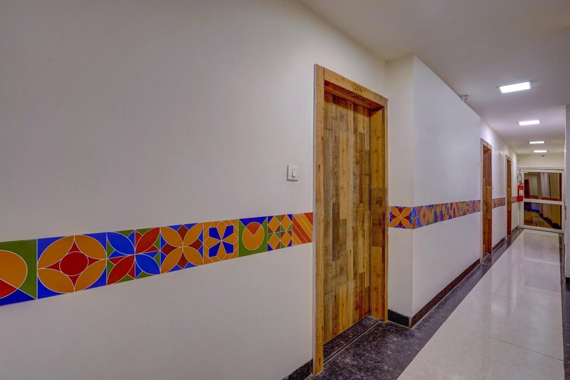 Super Hotel O Traveller Inn Λάκναου Εξωτερικό φωτογραφία