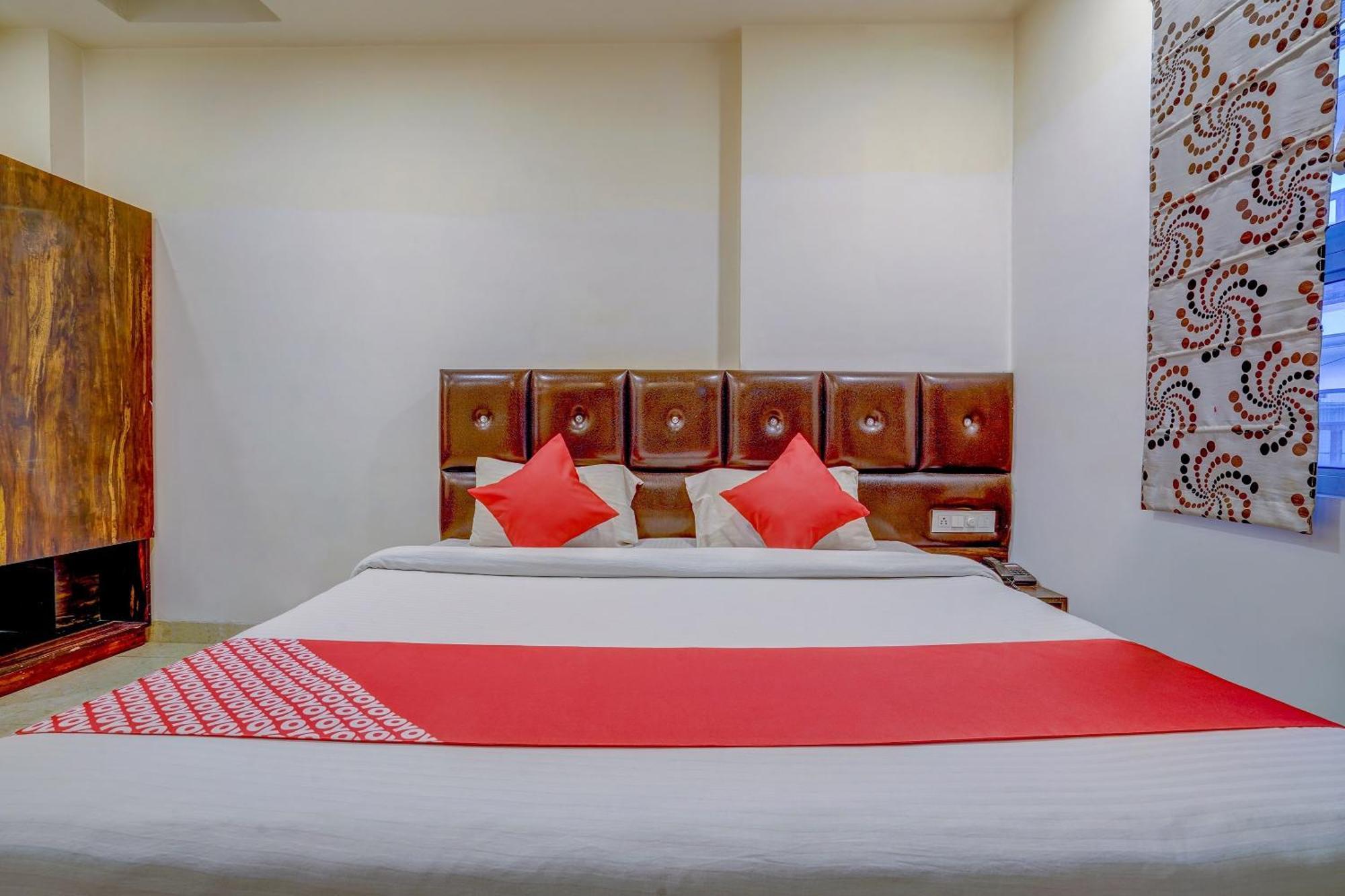 Super Hotel O Traveller Inn Λάκναου Εξωτερικό φωτογραφία