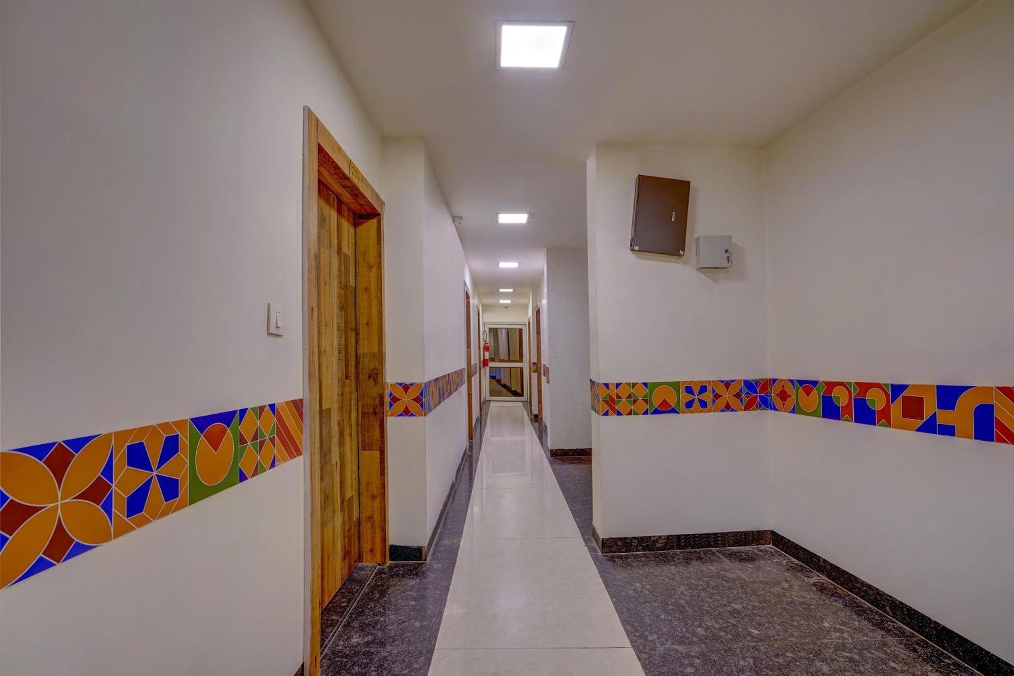 Super Hotel O Traveller Inn Λάκναου Εξωτερικό φωτογραφία