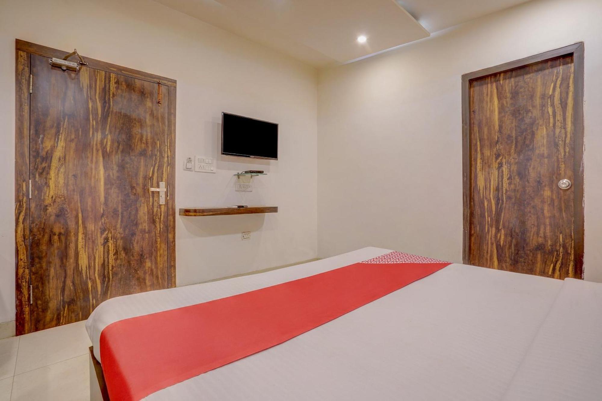 Super Hotel O Traveller Inn Λάκναου Εξωτερικό φωτογραφία
