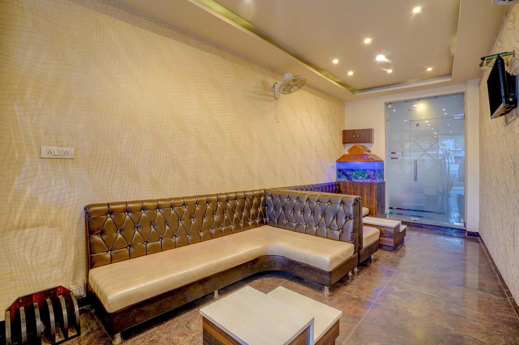 Super Hotel O Traveller Inn Λάκναου Εξωτερικό φωτογραφία